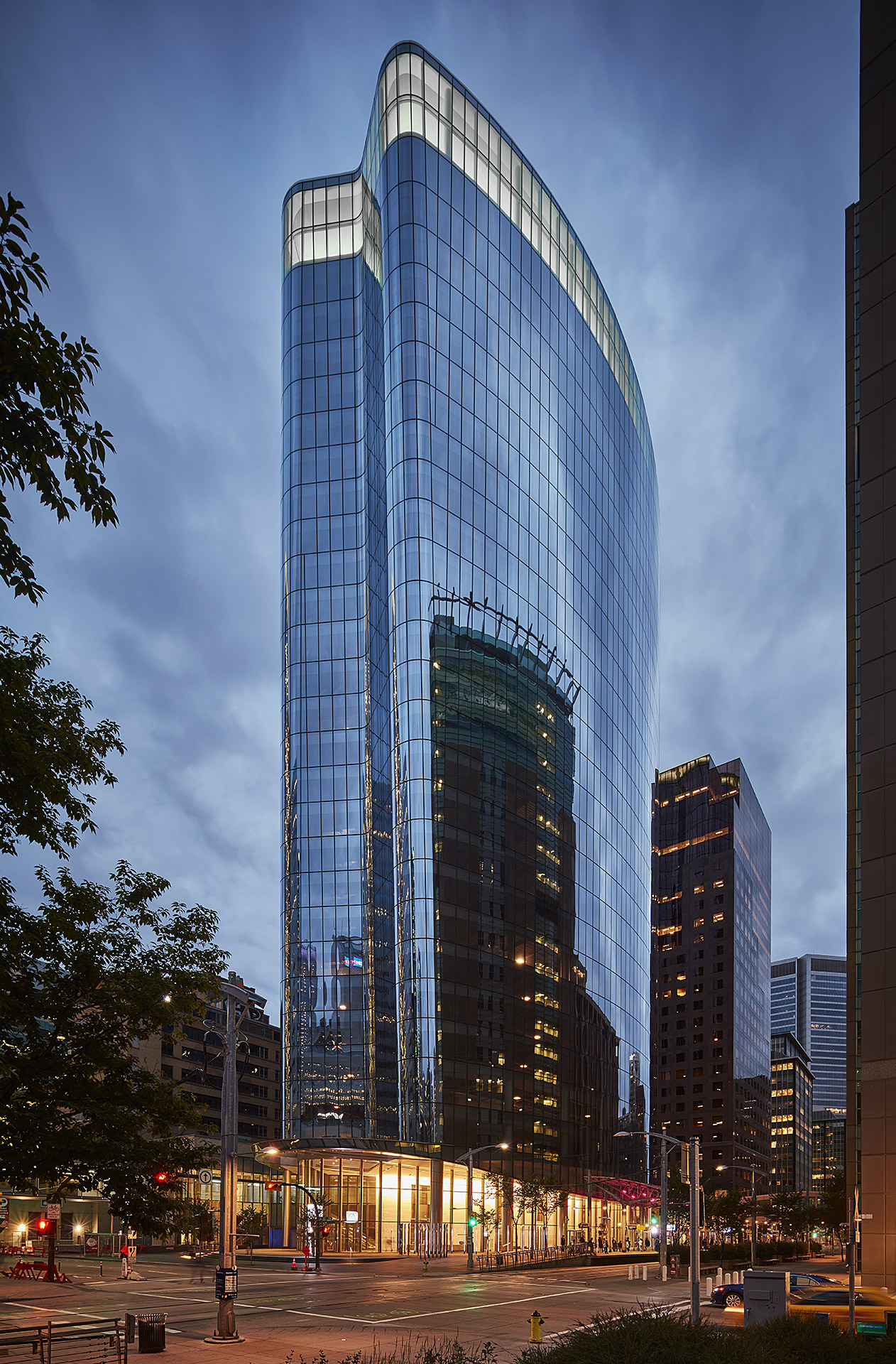 707 Fifth Ave - Manulife Tower